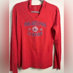 Women’s Philadelphia 76ers long-sleeve hooded t-shirt by '47 size large